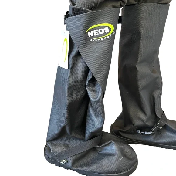 NWT NEOS overshoes